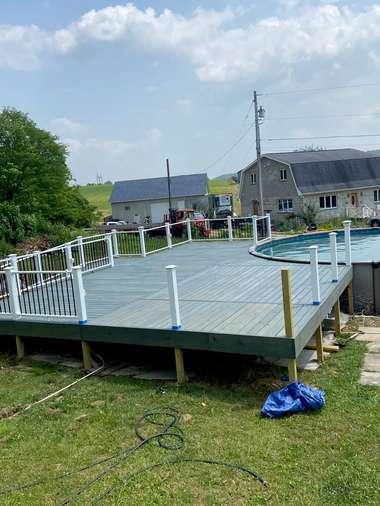 Deck & railing detail
